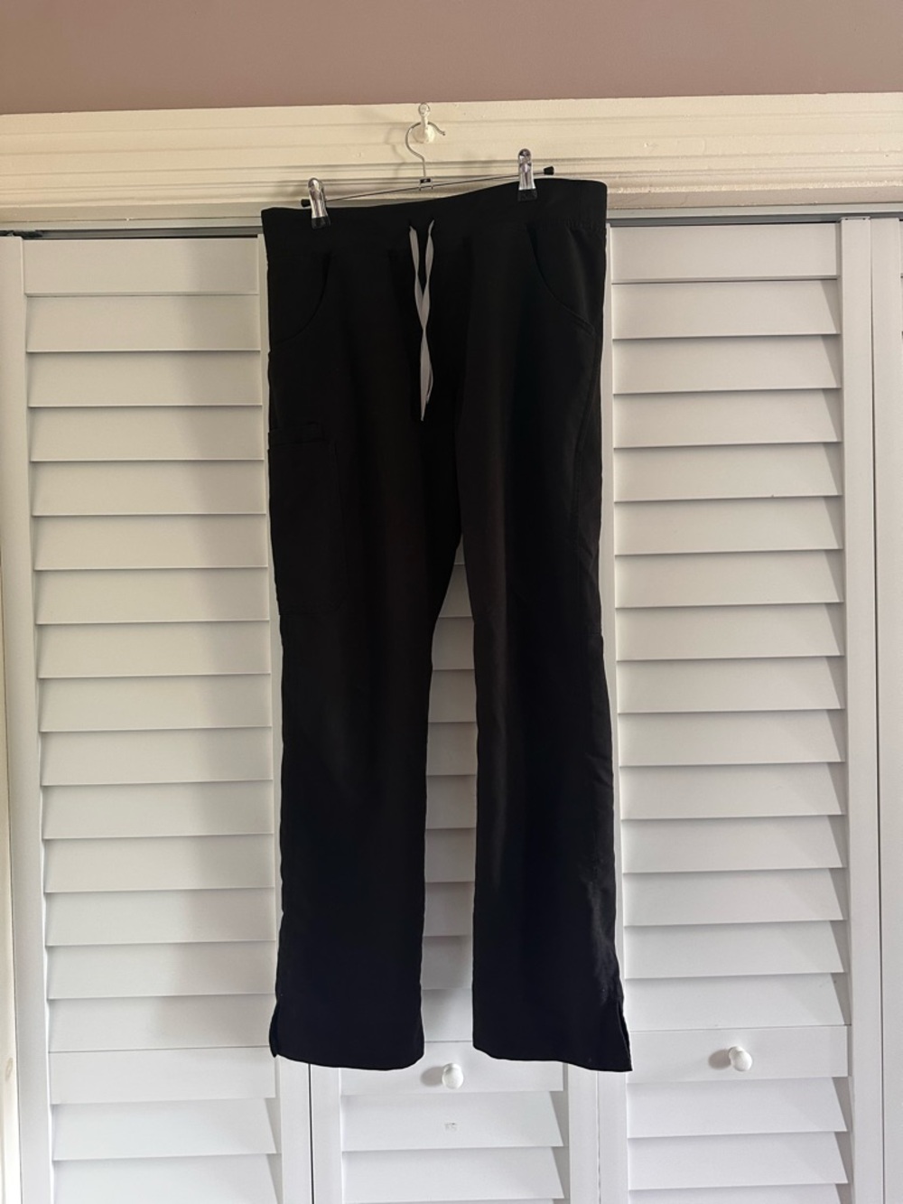 Figs Women’s Black Straight Leg Scrub Pants